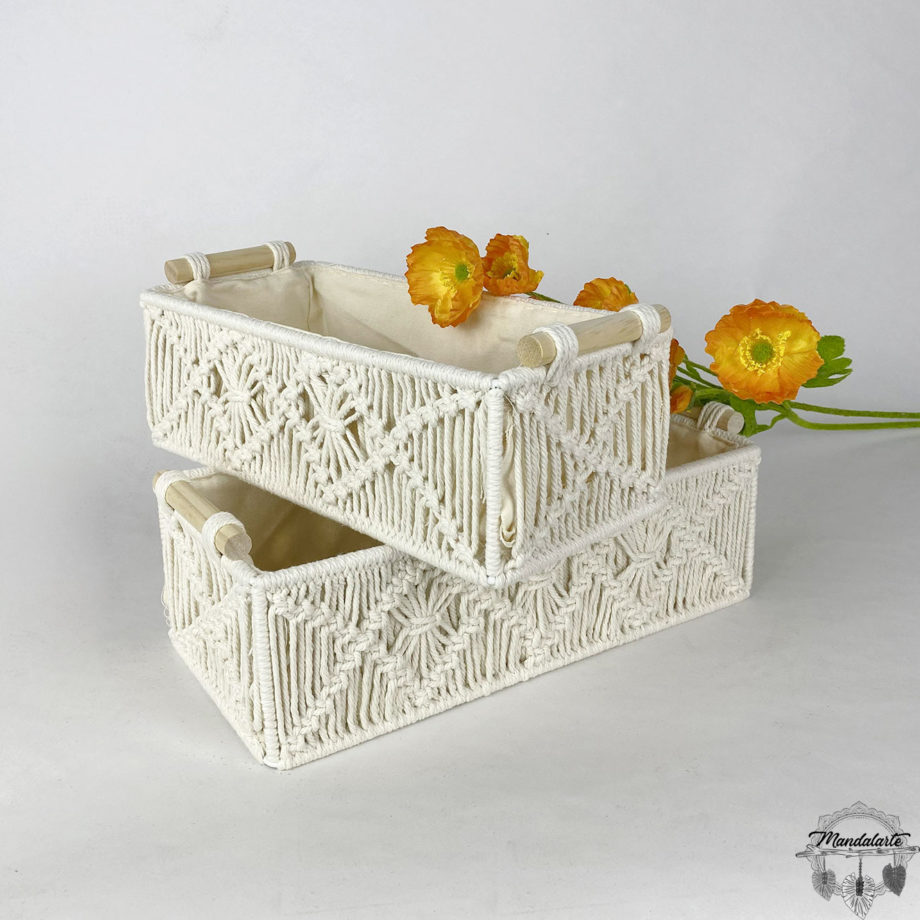 Caja decorativa con tejido de macramé realizado a mano